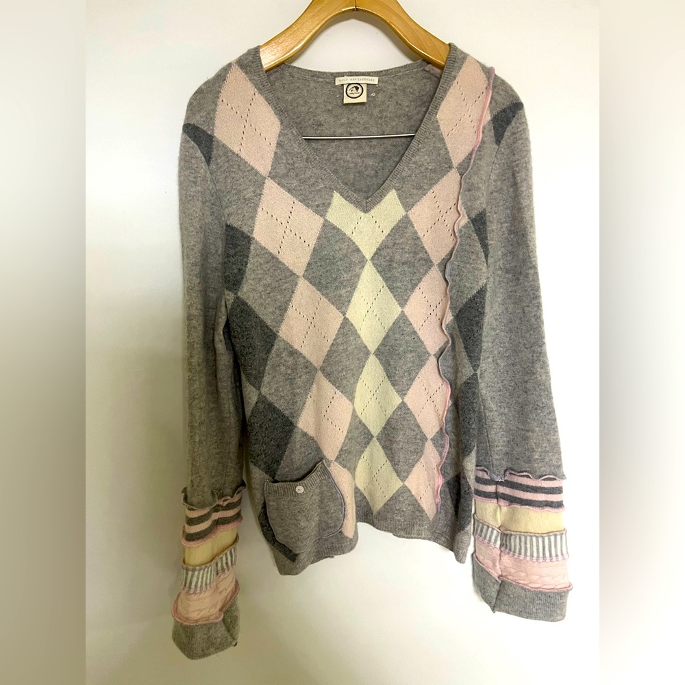 100% Cashmere sweater size Small